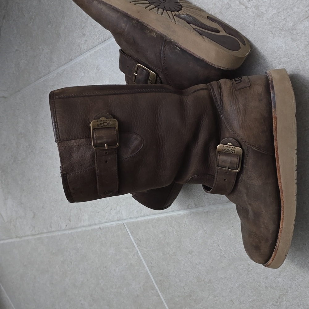 Womens leather uggsy